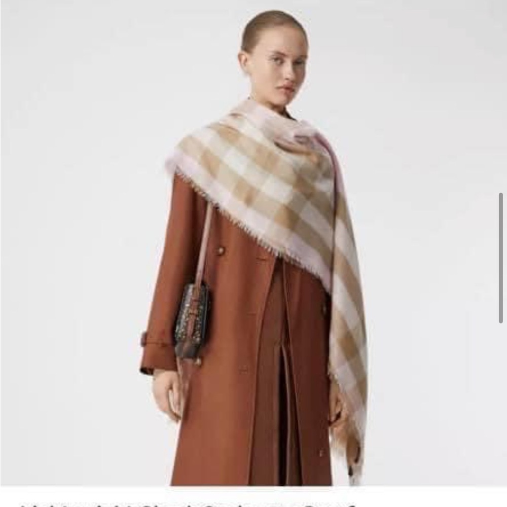 Burberry pink scarf